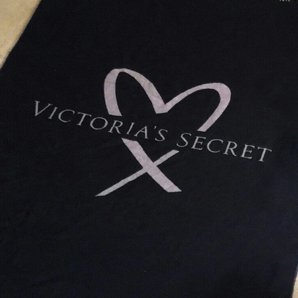 New Victoria Secret Blanket Wrap Throw Pink Heart Holiday Gift For Girls - Picture 2 of 7